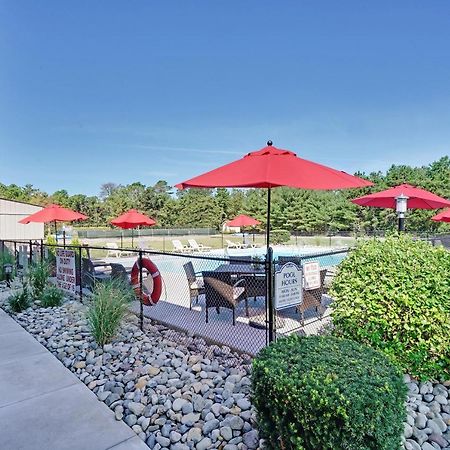 Blue Creek Inn Waretown Exterior foto